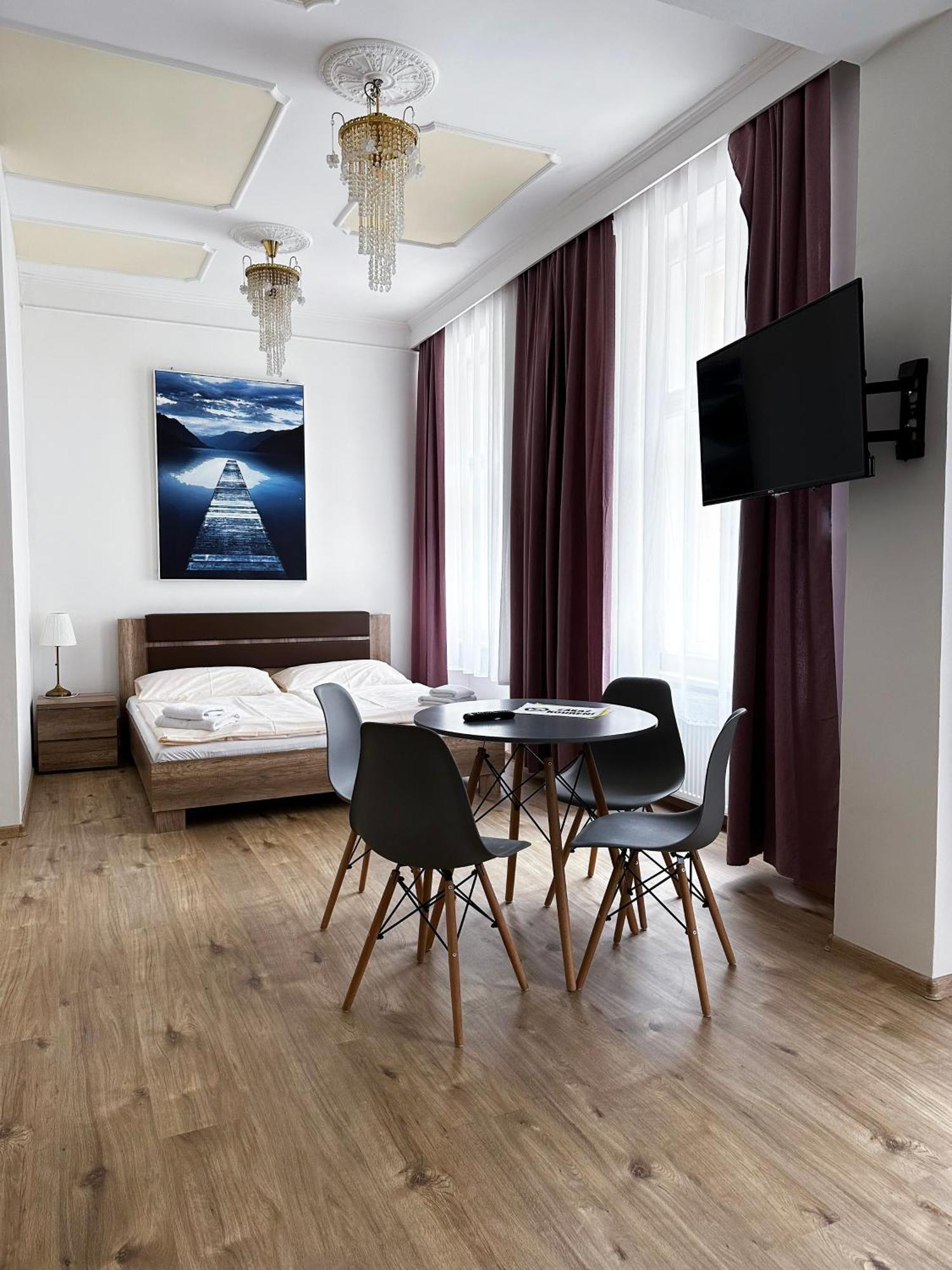Apartments Paderewski Karlowe Wary Zewnętrze zdjęcie