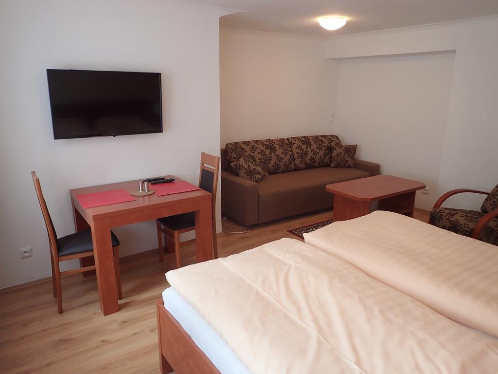 Apartments Paderewski Karlowe Wary Zewnętrze zdjęcie
