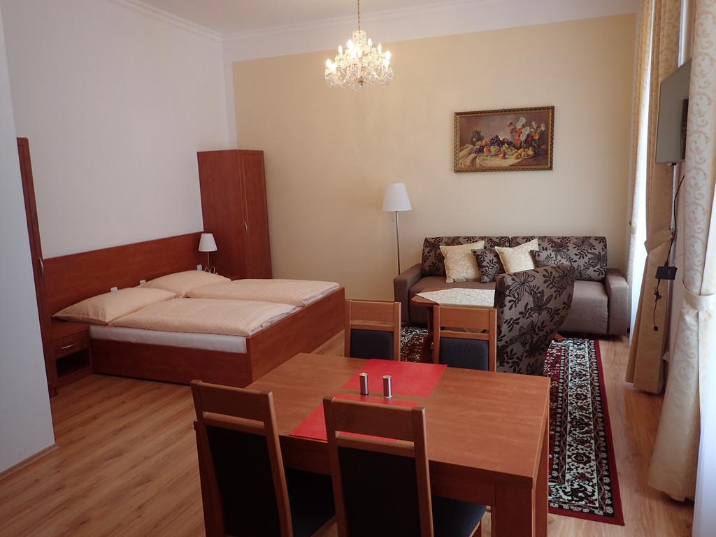 Apartments Paderewski Karlowe Wary Zewnętrze zdjęcie