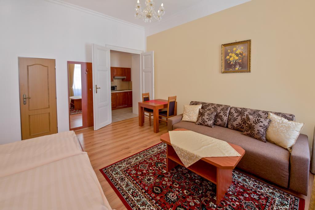 Apartments Paderewski Karlowe Wary Zewnętrze zdjęcie