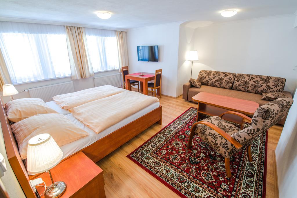 Apartments Paderewski Karlowe Wary Zewnętrze zdjęcie