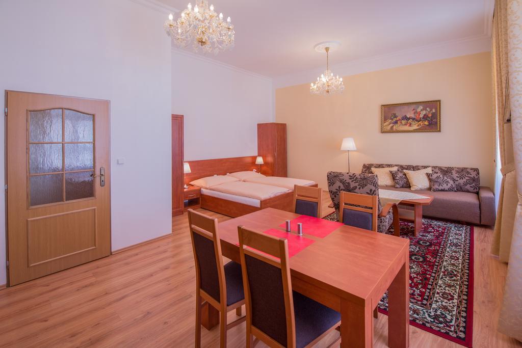 Apartments Paderewski Karlowe Wary Zewnętrze zdjęcie
