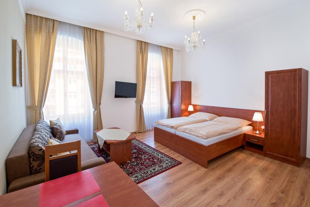 Apartments Paderewski Karlowe Wary Zewnętrze zdjęcie
