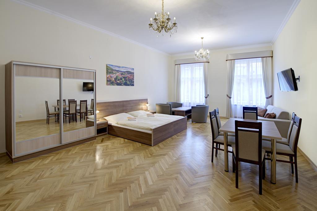Apartments Paderewski Karlowe Wary Zewnętrze zdjęcie